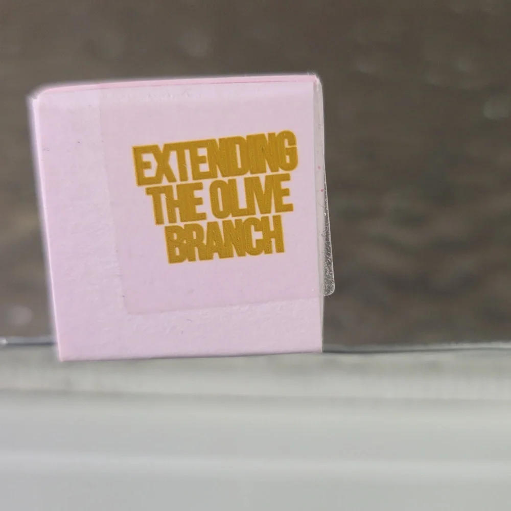 Jeffree Star Velvet Trap Lipstick, Extending The Olive Branch, NEW